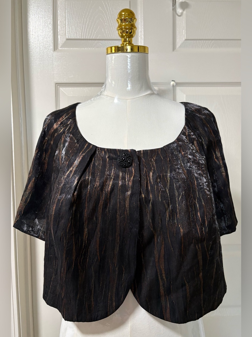 NWT I.N. Studio Woman Metallic Bolero Crop Jacket Shimmer II Size 16W-75% Rayon